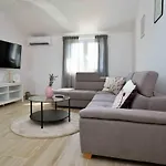 Apartment Enida Betina (Sibenik-Knin)