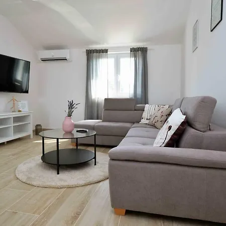 Apartment Enida Betina (Sibenik-Knin)