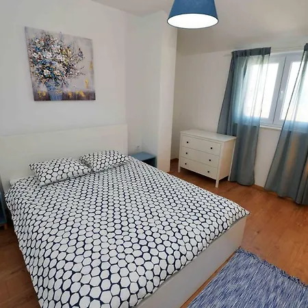 Enida Apartment *